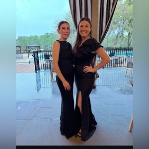 Black One Shoulder Evening Gown w/Decorative Sleeve Size M